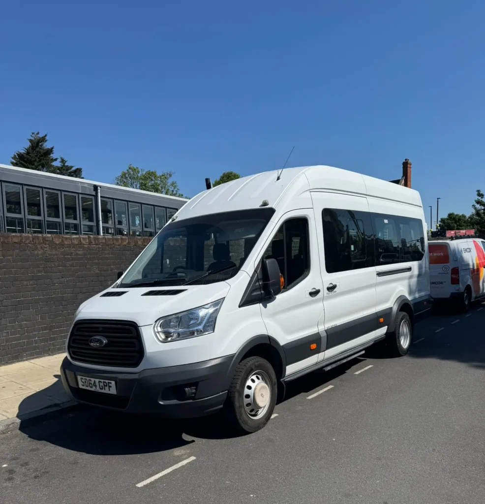 Affordable inibus Hire in London